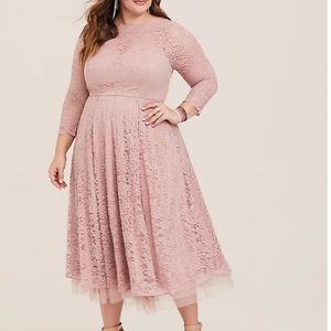TORRID BLUSH LACE MIDI DRESS